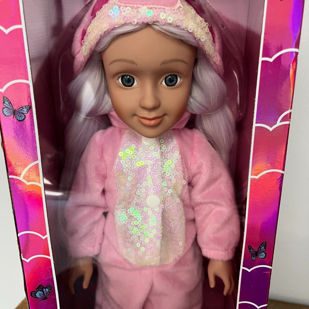 CHLOE THE COZY GLAM 14" FASHION DOLL WITH COLOR-CHANGING HAIR